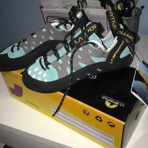 *BRAND NEW* Unisex Turquoise Rock Climbing Shoes